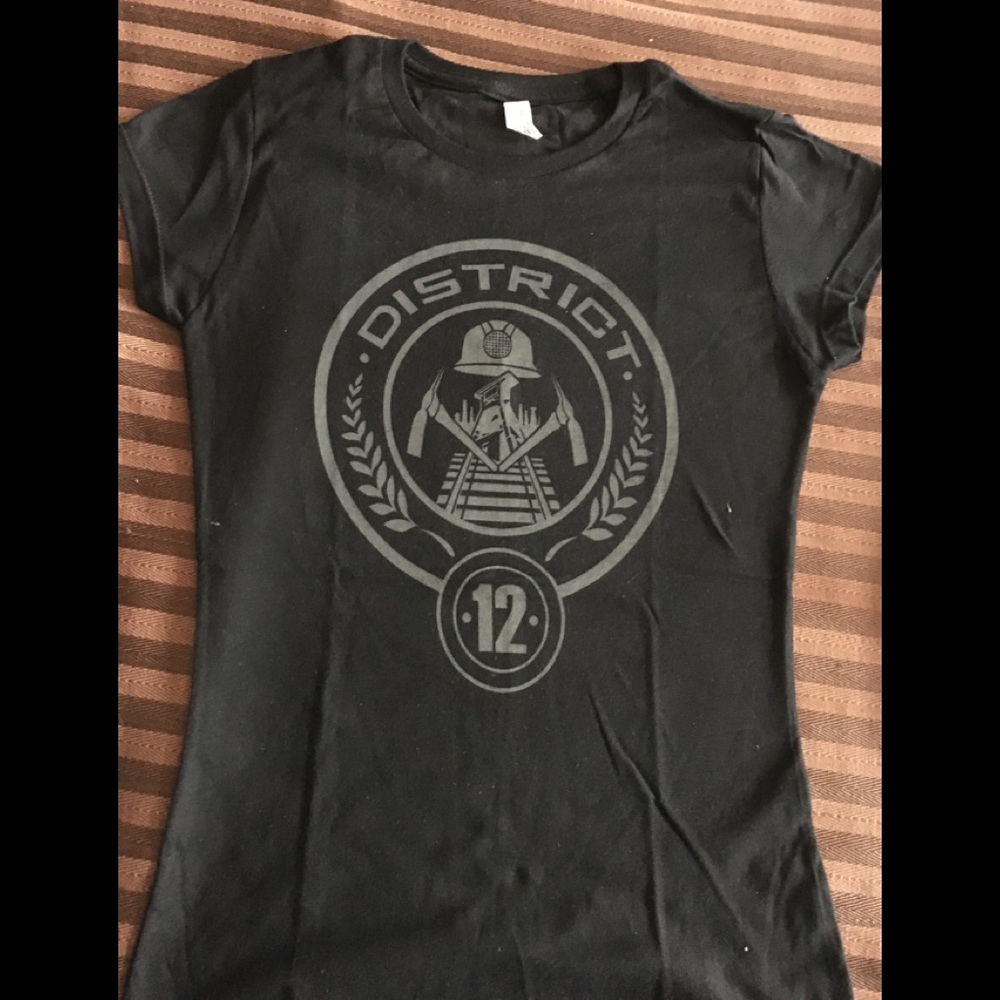The Hunger Games Women’s Junior Tshirt L XL New